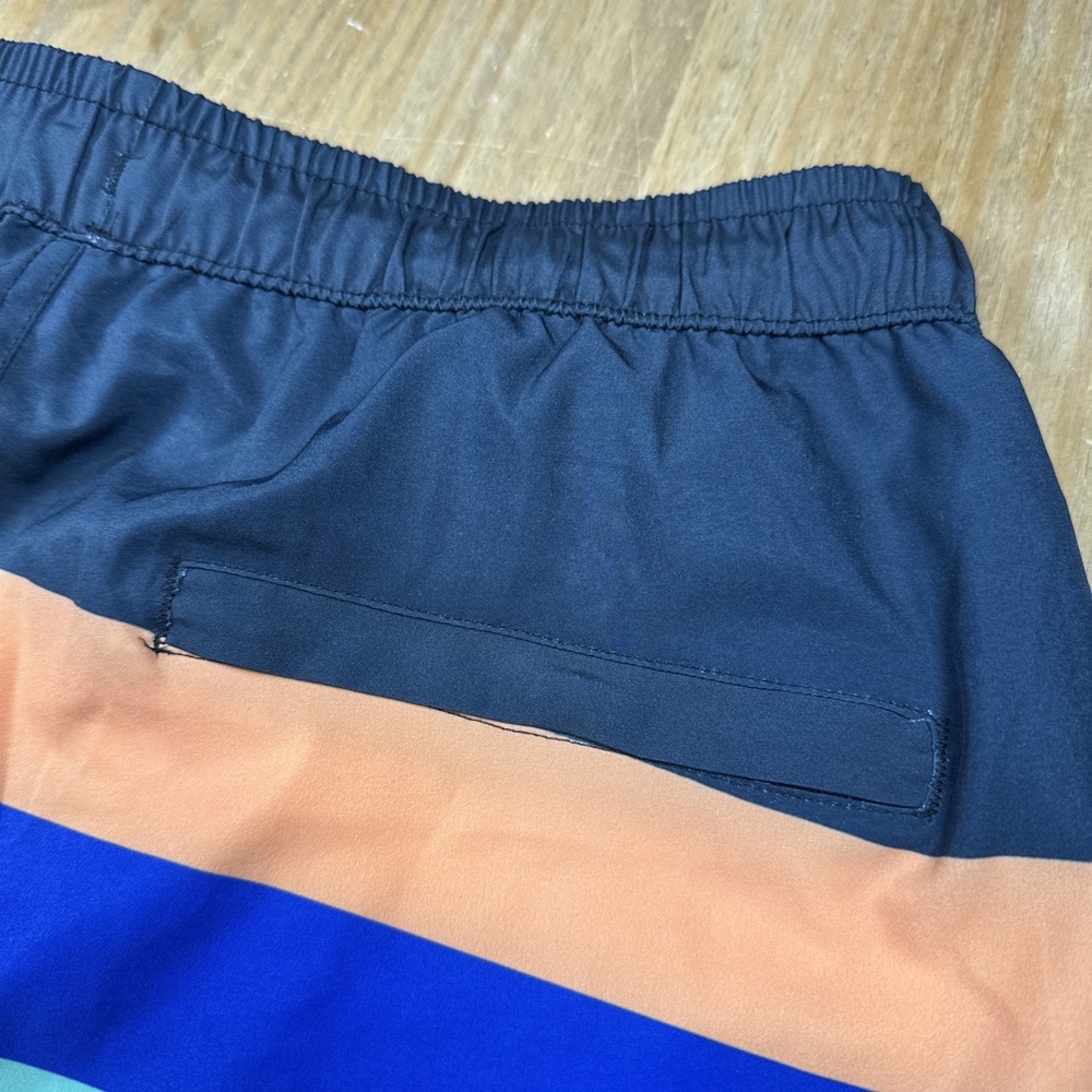 Buc-ees Swim Shorts Mens Medium 7" Inseam Multicolor Striped Beaver Logo Print - Picture 10 of 10
